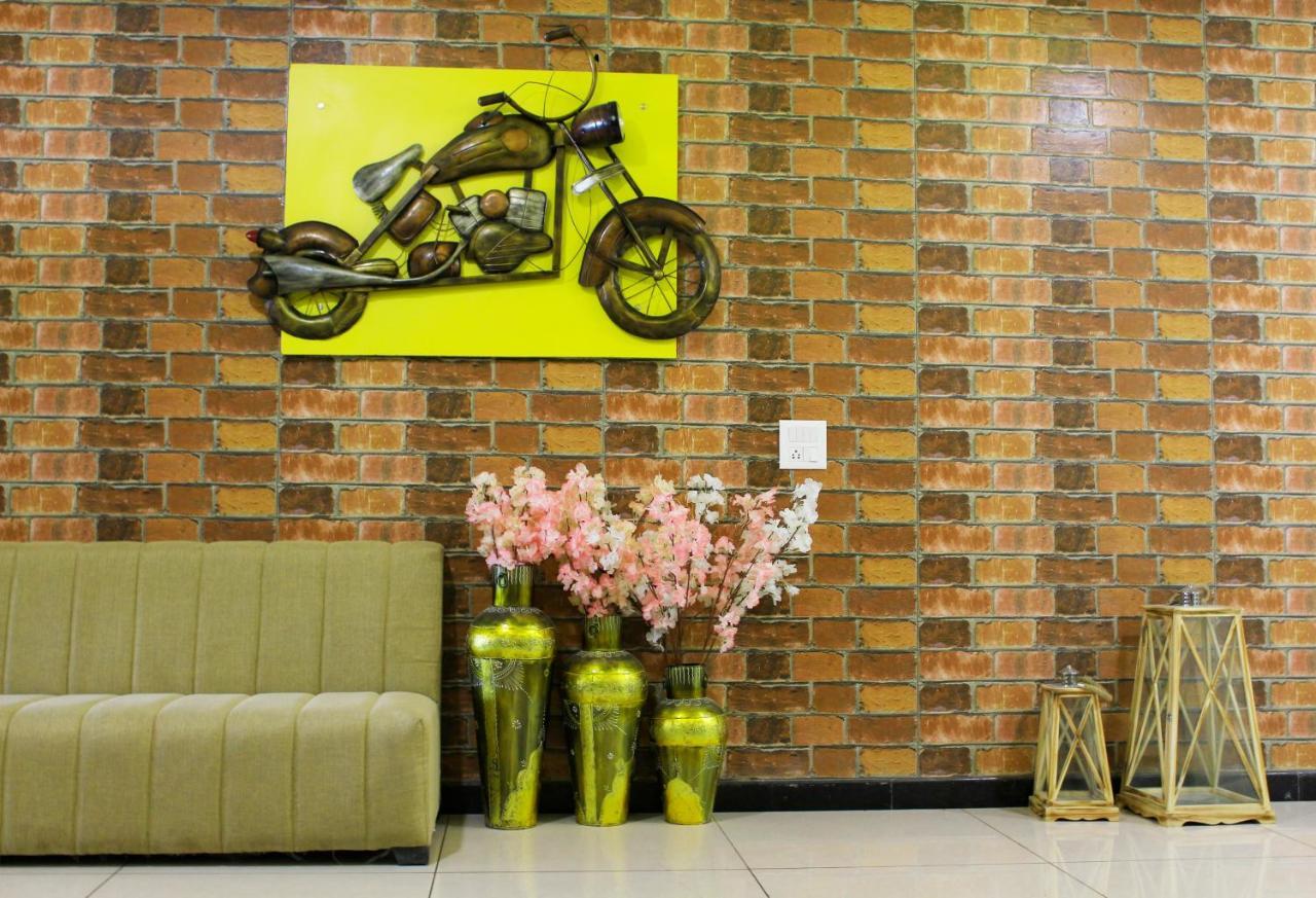 Hotel Radiant Inn Roorkee Buitenkant foto
